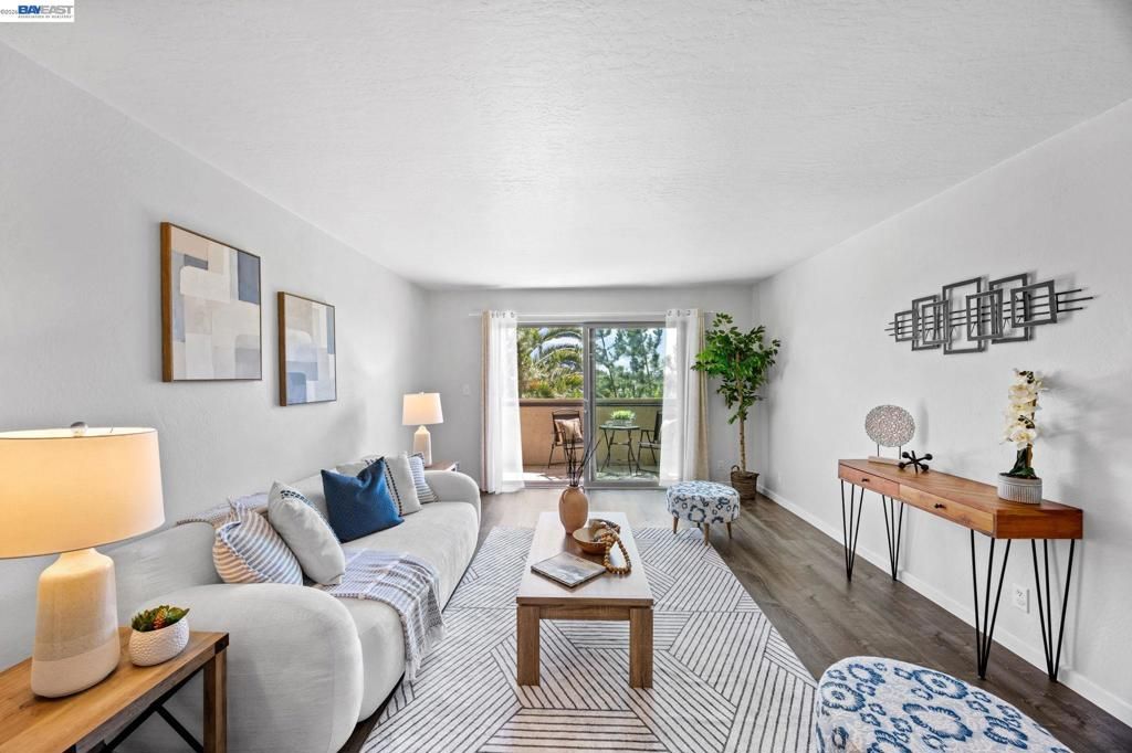 955 Shorepoint Ct 310, Alameda, CA 94501