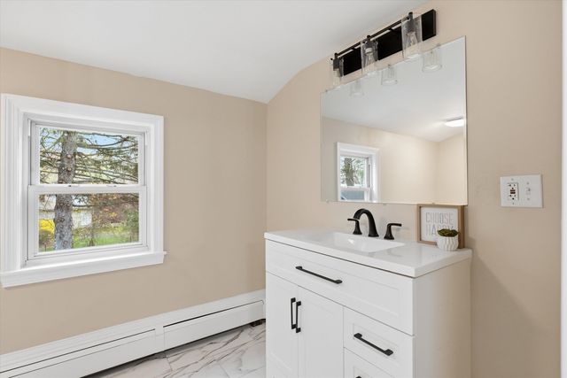 293 Lawrence Road, Salem, NH 03079