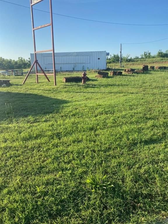 402 S 3rd Street, Mcloud, OK 74851