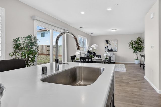 4265 Verdant St, Stockton, CA 95204