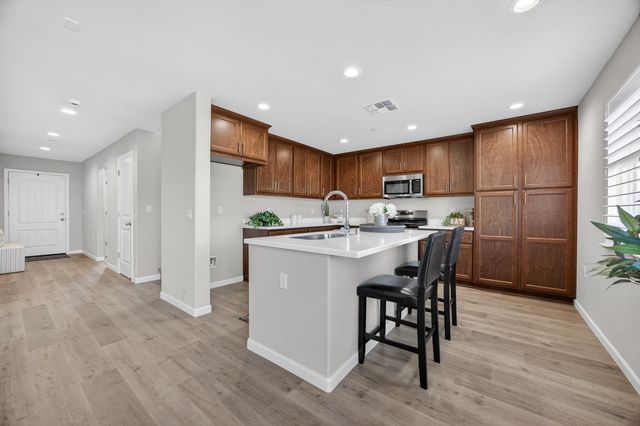 4265 Verdant St, Stockton, CA 95204