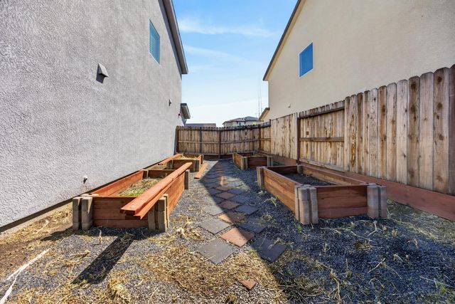 4265 Verdant St, Stockton, CA 95204