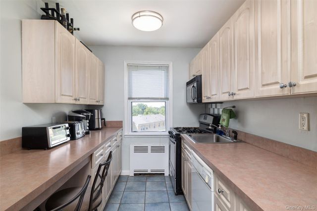 251-38 71st Avenue 80B, Bellerose, NY 11426