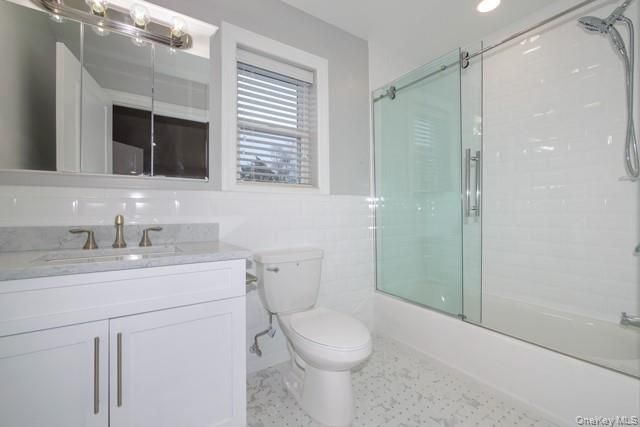 183 N Wellwood Avenue 9, Lindenhurst, NY 11757