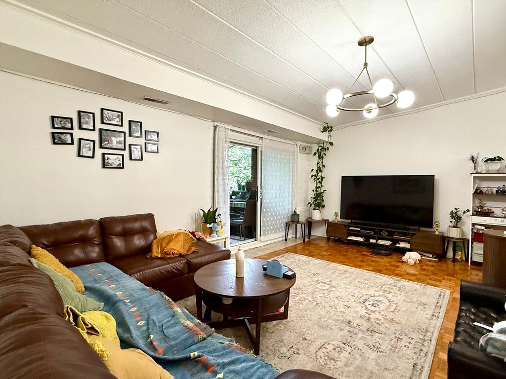 300 Tremont Street 9, Newton, MA 02458