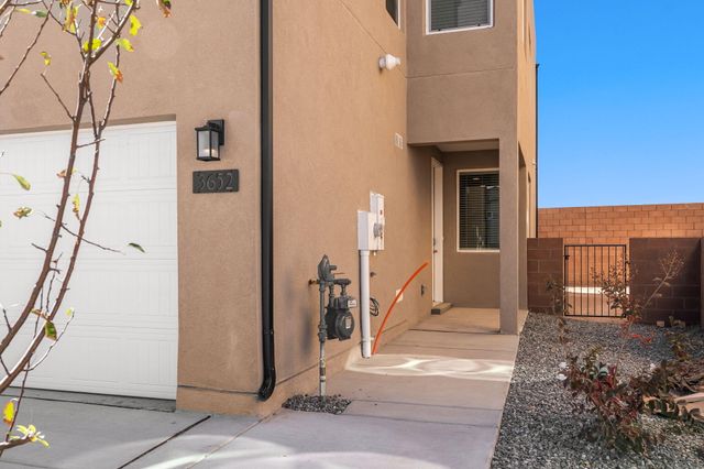 3652 Queen Court NE, Rio Rancho, NM 87144