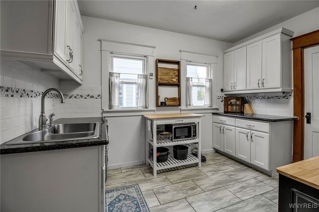 108 Burlington Avenue, Lancaster, NY 14043