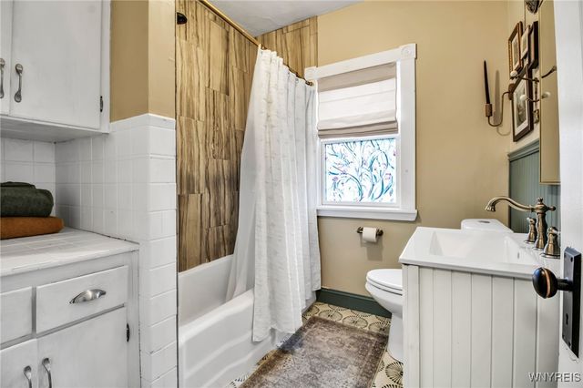 108 Burlington Avenue, Lancaster, NY 14043