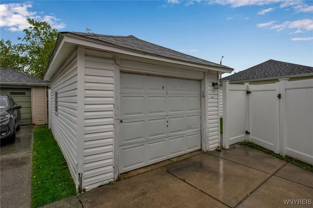 108 Burlington Avenue, Lancaster, NY 14043