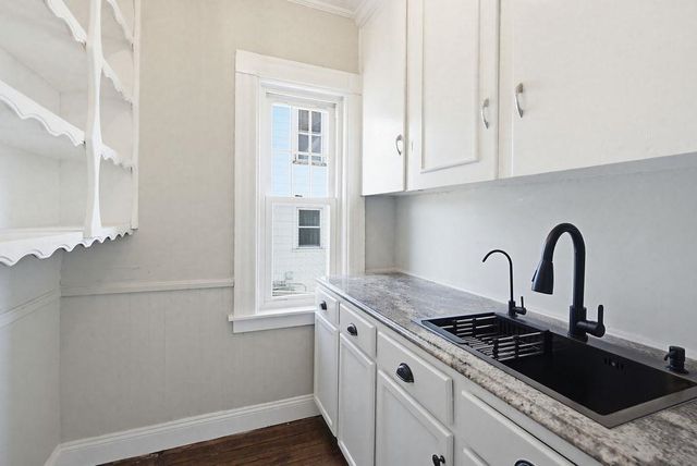 10 Hayes Avenue, Manchester, NH 03103