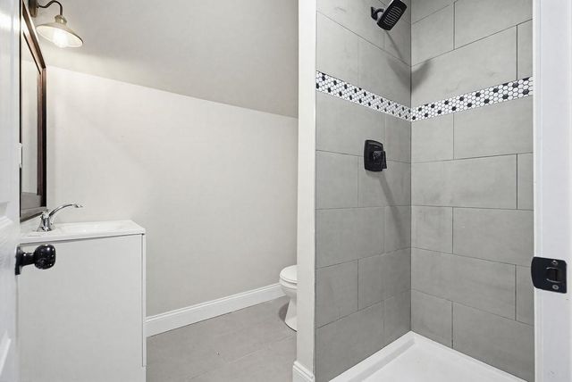 10 Hayes Avenue, Manchester, NH 03103