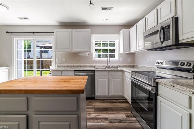 110 Pippin DR, Suffolk, VA 23434