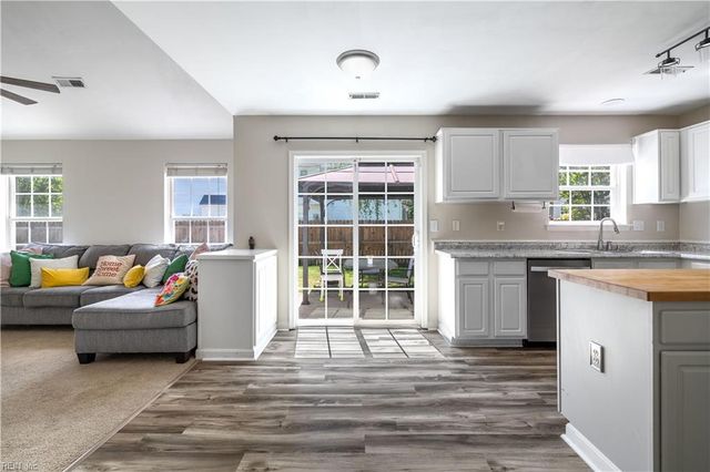 110 Pippin DR, Suffolk, VA 23434