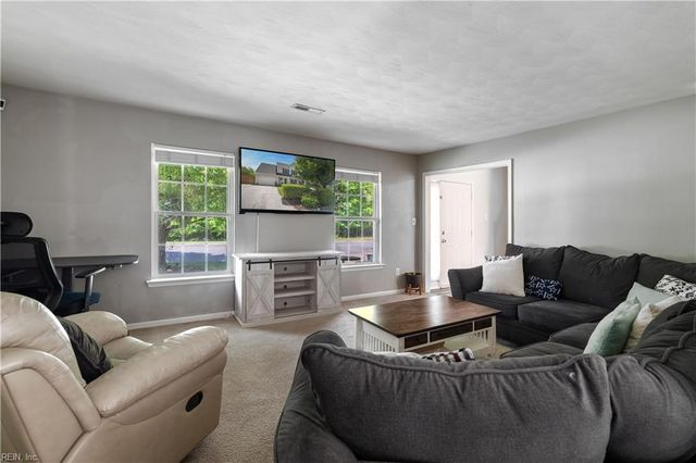 110 Pippin DR, Suffolk, VA 23434