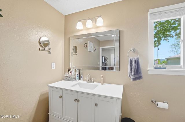 4355 Carney Drive, Maumee, OH 43537