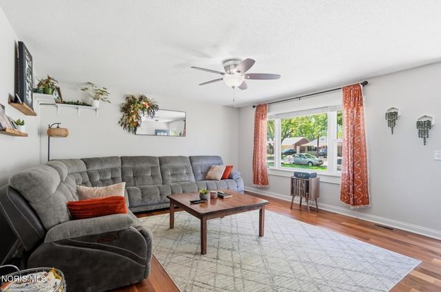 4355 Carney Drive, Maumee, OH 43537