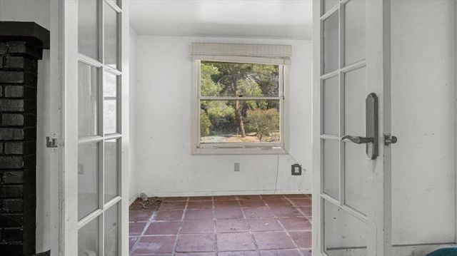 379 Corral de Tierra Road, Salinas, CA 93908