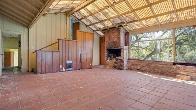 379 Corral de Tierra Road, Salinas, CA 93908