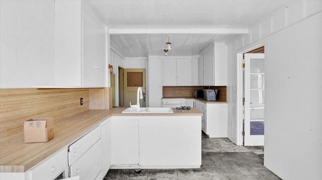 379 Corral de Tierra Road, Salinas, CA 93908