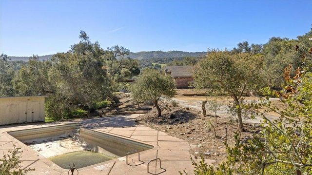 379 Corral de Tierra Road, Salinas, CA 93908