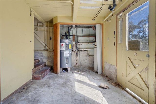 379 Corral de Tierra Road, Salinas, CA 93908