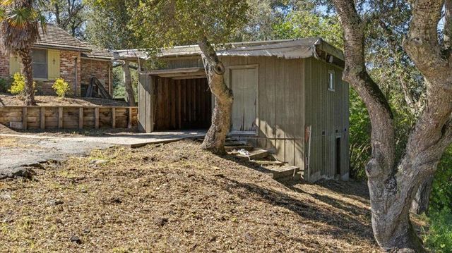 379 Corral de Tierra Road, Salinas, CA 93908