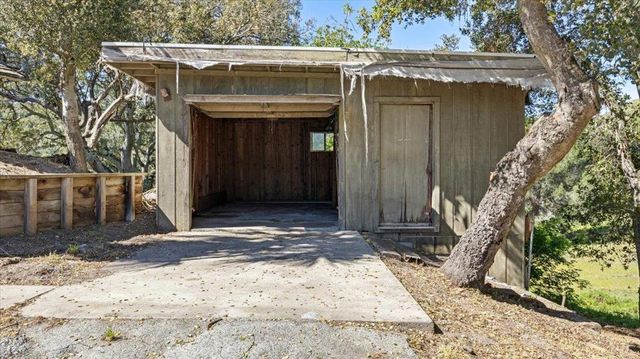 379 Corral de Tierra Road, Salinas, CA 93908