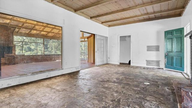 379 Corral de Tierra Road, Salinas, CA 93908