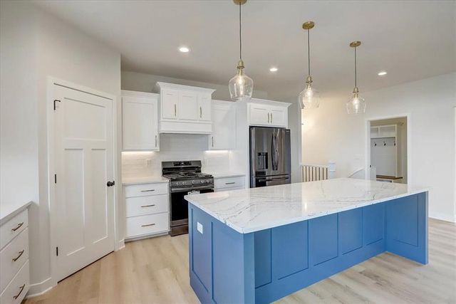 6677 Royal View Dr, Deforest, WI 53532