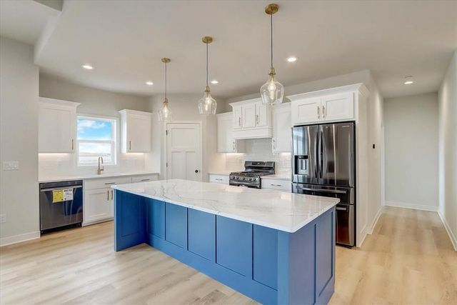 6677 Royal View Dr, Deforest, WI 53532