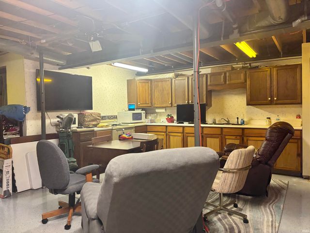 8508 S State Road 116, Geneva, IN 46740