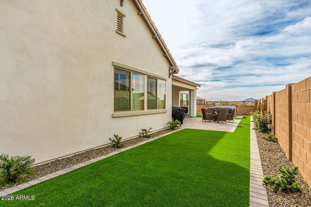 Image 13 of property listing at 19534 S 210TH Way, Queen Creek, AZ 85142