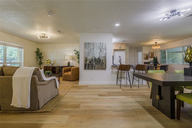 228 Arcadia Street, Hurst, TX 76053