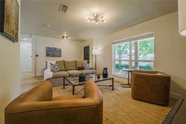 228 Arcadia Street, Hurst, TX 76053