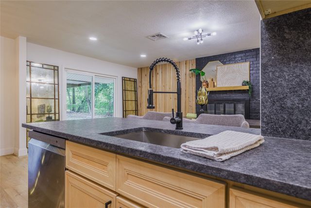 228 Arcadia Street, Hurst, TX 76053