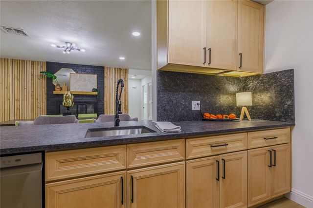 228 Arcadia Street, Hurst, TX 76053