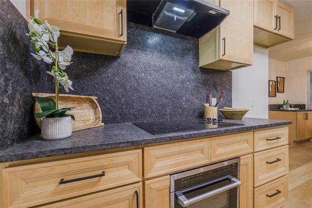 228 Arcadia Street, Hurst, TX 76053