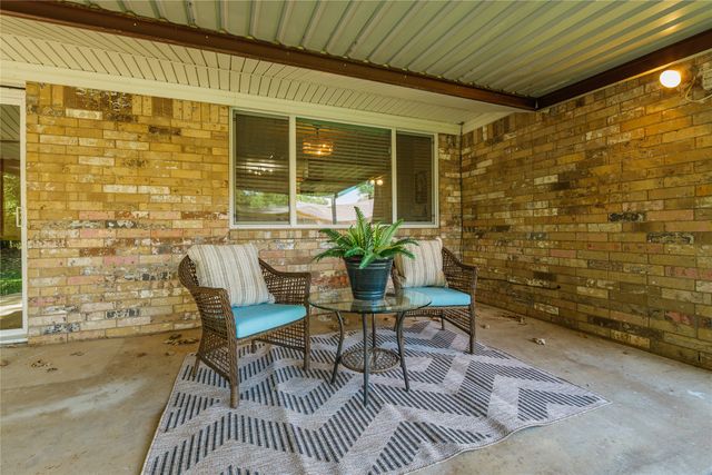 228 Arcadia Street, Hurst, TX 76053