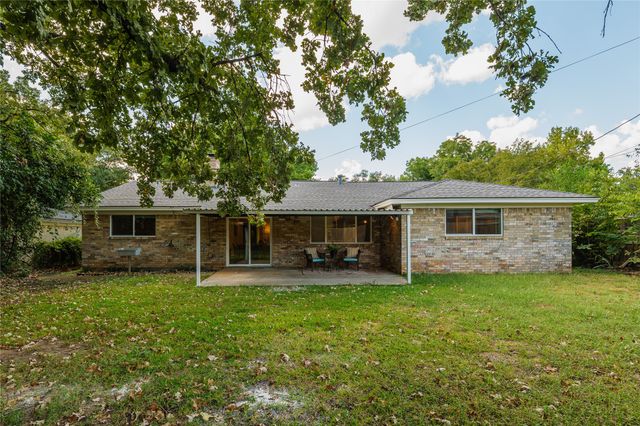 228 Arcadia Street, Hurst, TX 76053