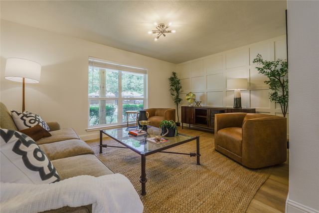 228 Arcadia Street, Hurst, TX 76053