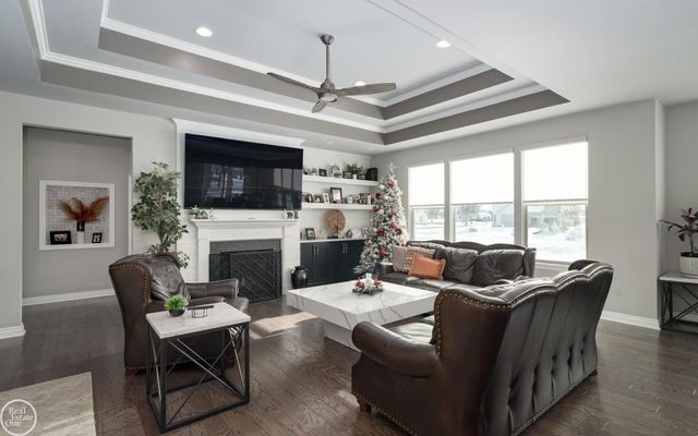 16818 Glenhurst Drive, Macomb, MI 48044