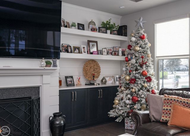 16818 Glenhurst Drive, Macomb, MI 48044