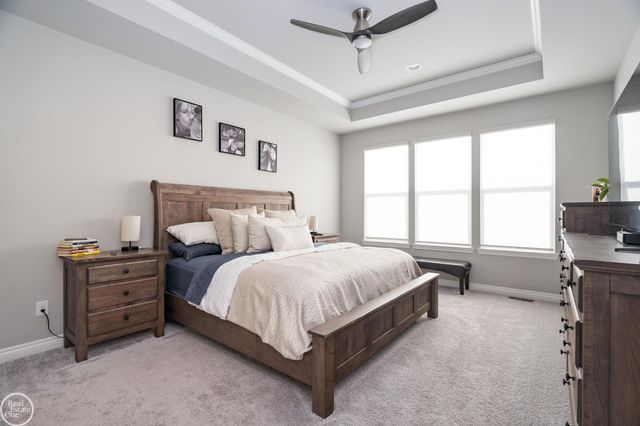 16818 Glenhurst Drive, Macomb, MI 48044