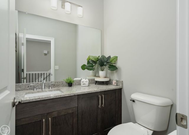 16818 Glenhurst Drive, Macomb, MI 48044