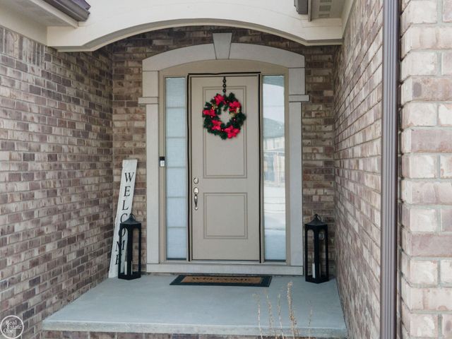 16818 Glenhurst Drive, Macomb, MI 48044