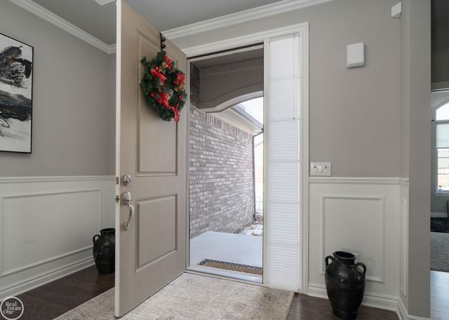 16818 Glenhurst Drive, Macomb, MI 48044