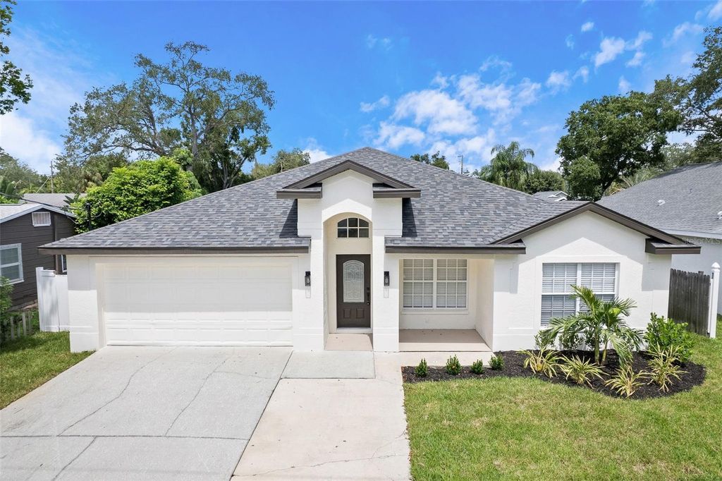 Image 2 of property listing at 4115 W BAY TO BAY BOULEVARD, Tampa, FL 33629