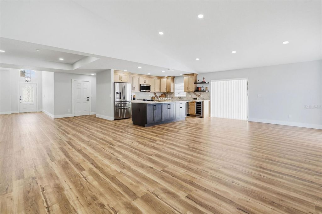 Image 15 of property listing at 4115 W BAY TO BAY BOULEVARD, Tampa, FL 33629