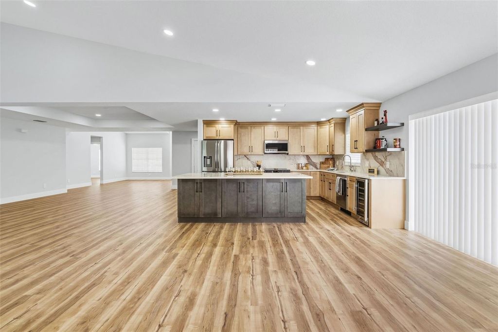 Image 16 of property listing at 4115 W BAY TO BAY BOULEVARD, Tampa, FL 33629