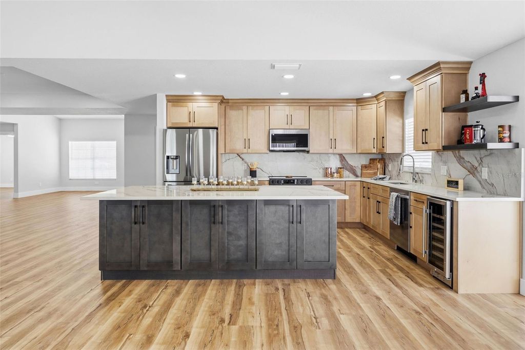 Image 18 of property listing at 4115 W BAY TO BAY BOULEVARD, Tampa, FL 33629